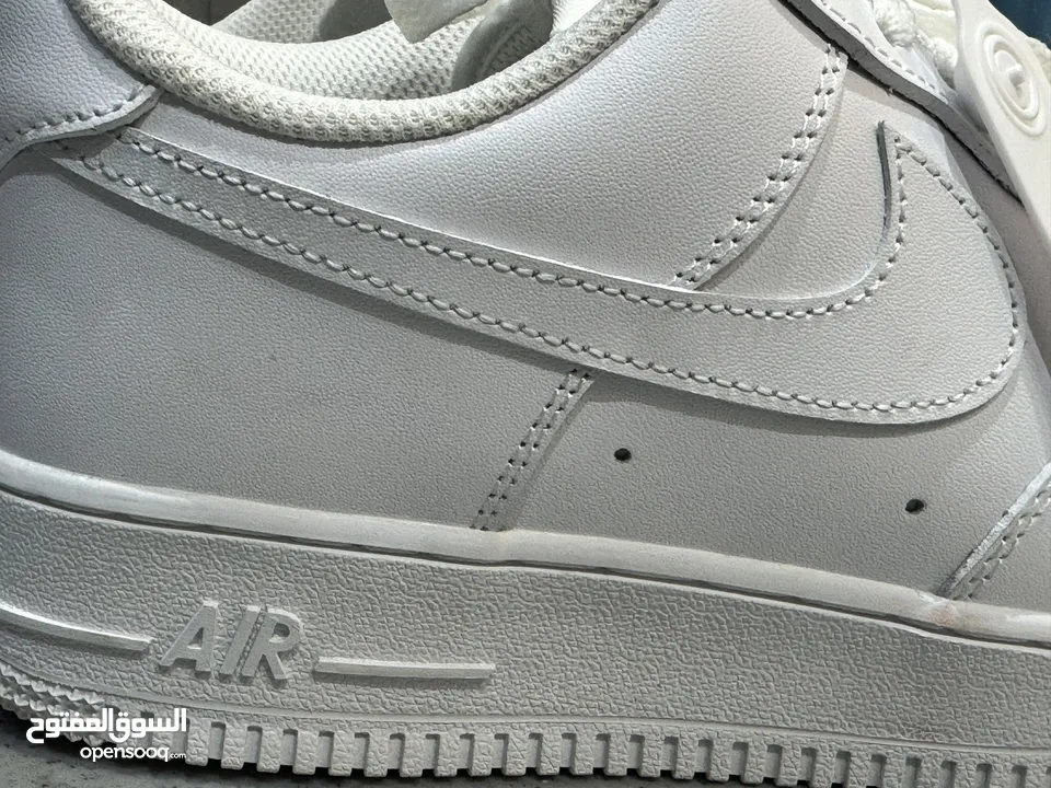 حذاء Nike Air Force 1 أبيض جديد – مقاس 43