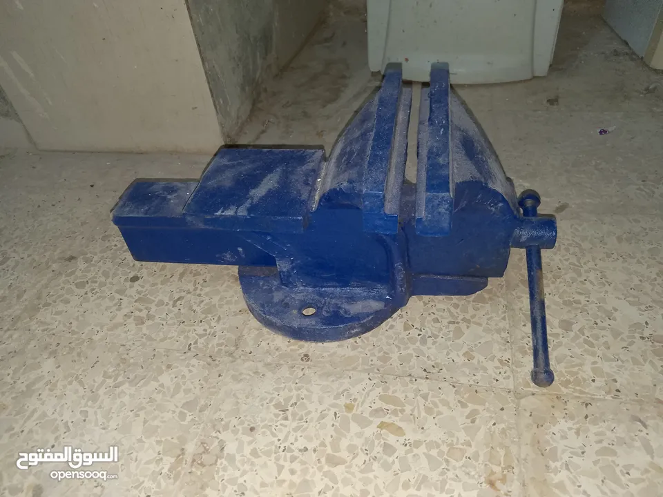 ملزمة حديد