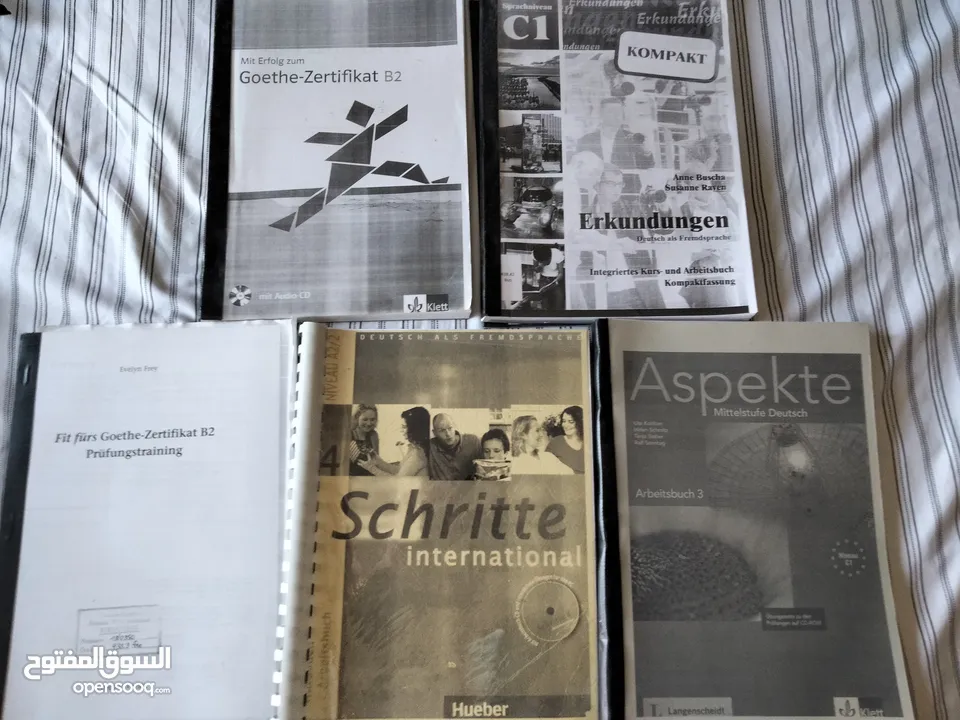 مجموعة من كتب تعليم اللغة الالمانية لمستويات مختلفة  erkundigen/studio d  /Aspekte/schritte