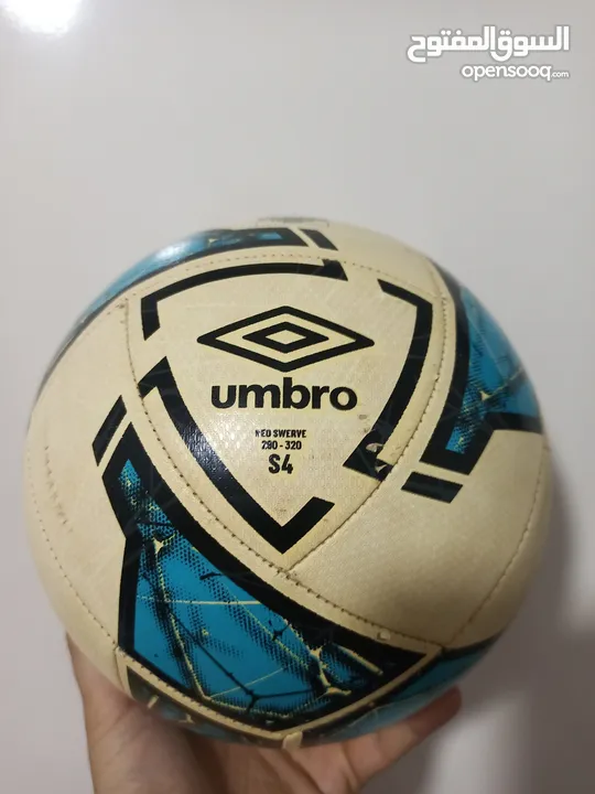 كرة umbro s4