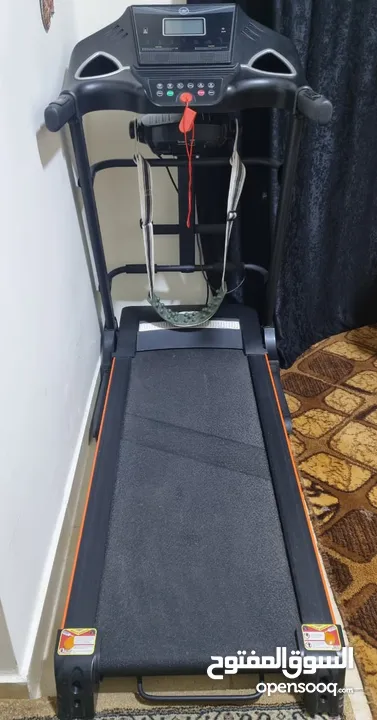 جهاز مشي رياضي مع رجاج و قياس نبض و USB الجهاز بحال الوكالة. .. لقطة