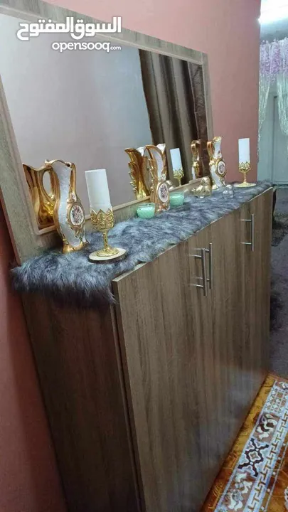 خزانة احذيه.