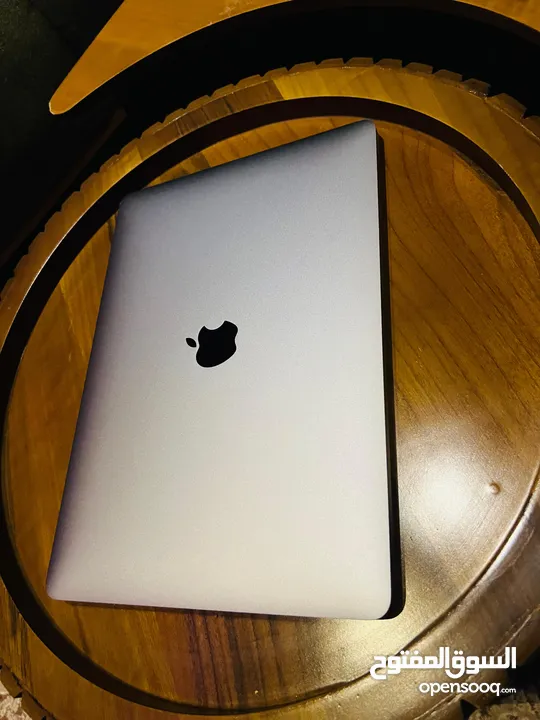 Apple Mackbook Pro   ابل ماك بوك برو