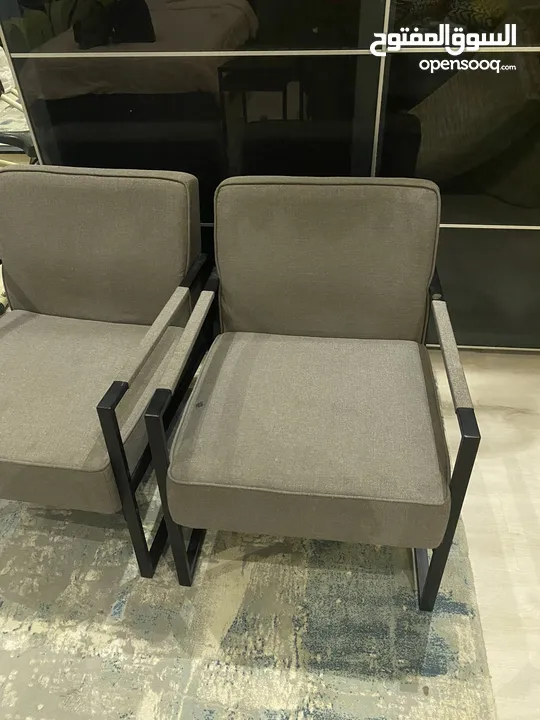 2 comfy grey chairs أثاث غرف جلوس العين الجيمي (253528741)