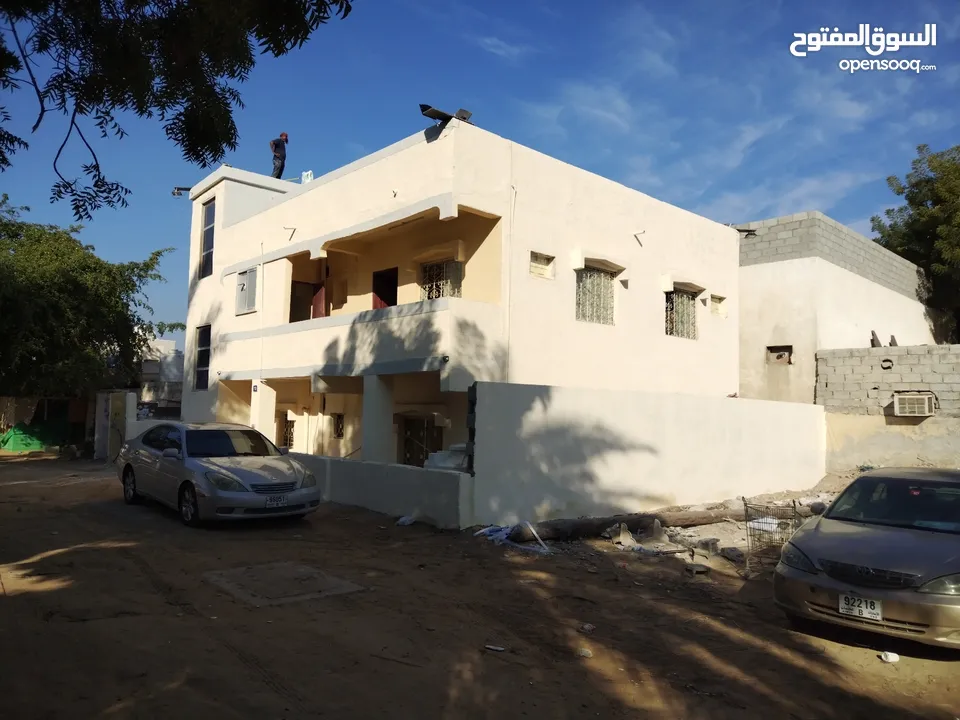 بيت عربي مؤلف من 8 غرق 2 صاله 4 حمام للايجار في عجمان سكن عائلي