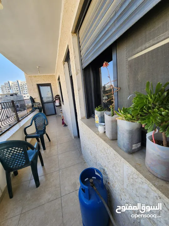 شقة للبيع في بيتونيا خلف نادي ملعب بيتونيا