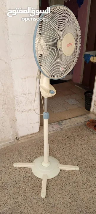 فرشه بحاله ممتازه ومروحه بحالة الوكاله
