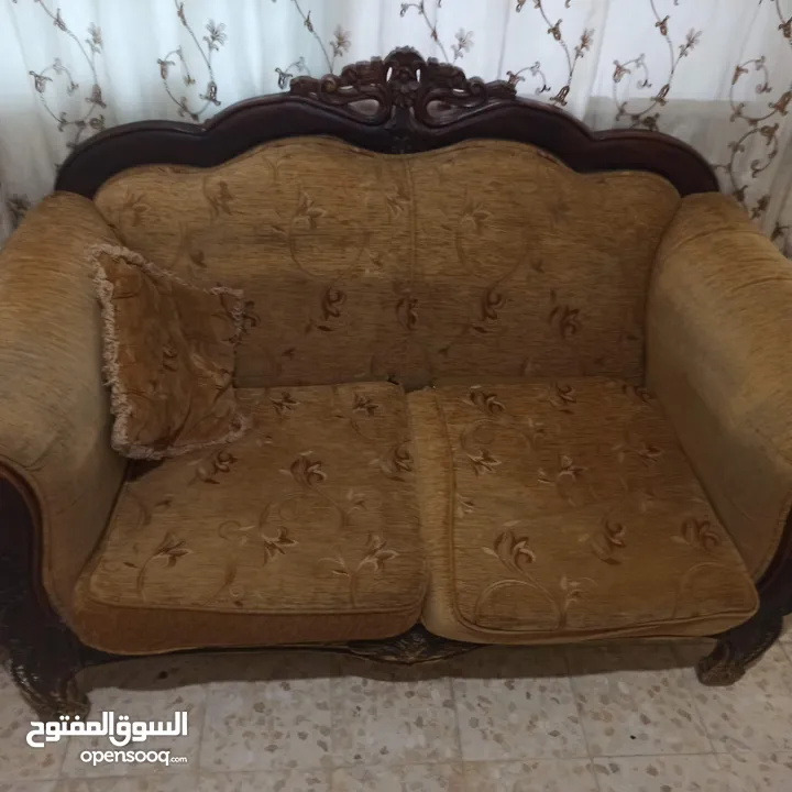 طقم كنب 10مقاعد  و سجادة مستعمل