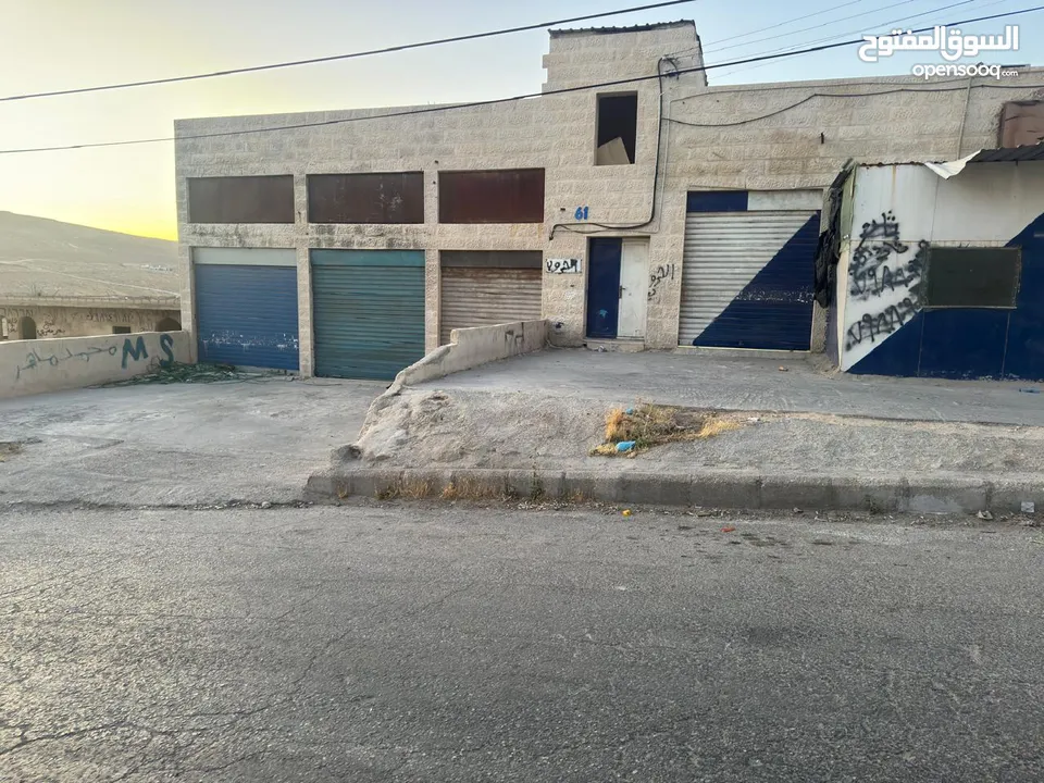 مخازن ومستودعات للبيع