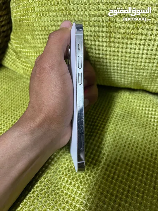 ايفون 12 pro وكاله   مش مغير فيه اشي