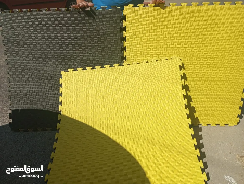 ارضيات فوم للنوادي والساحات الخارجية جديد غير مستخدم وبسعر مثالي
