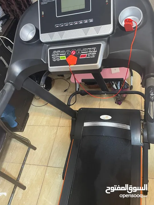 للبيع: جهاز مشي كهربائي Speed Fitness بحالة ممتازة  جهاز مشي كهربائي من ماركة Speed Fitness، استخدام