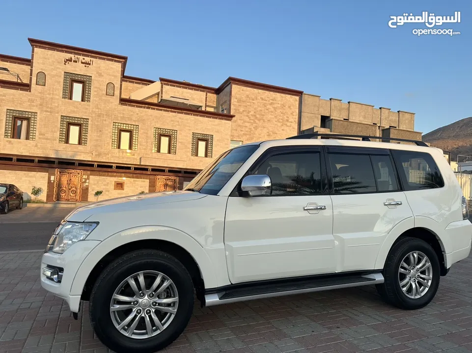 OFFER Mitsubishi Pajero 2017 (Gcc Cars) 3.8 Cc Very Clean