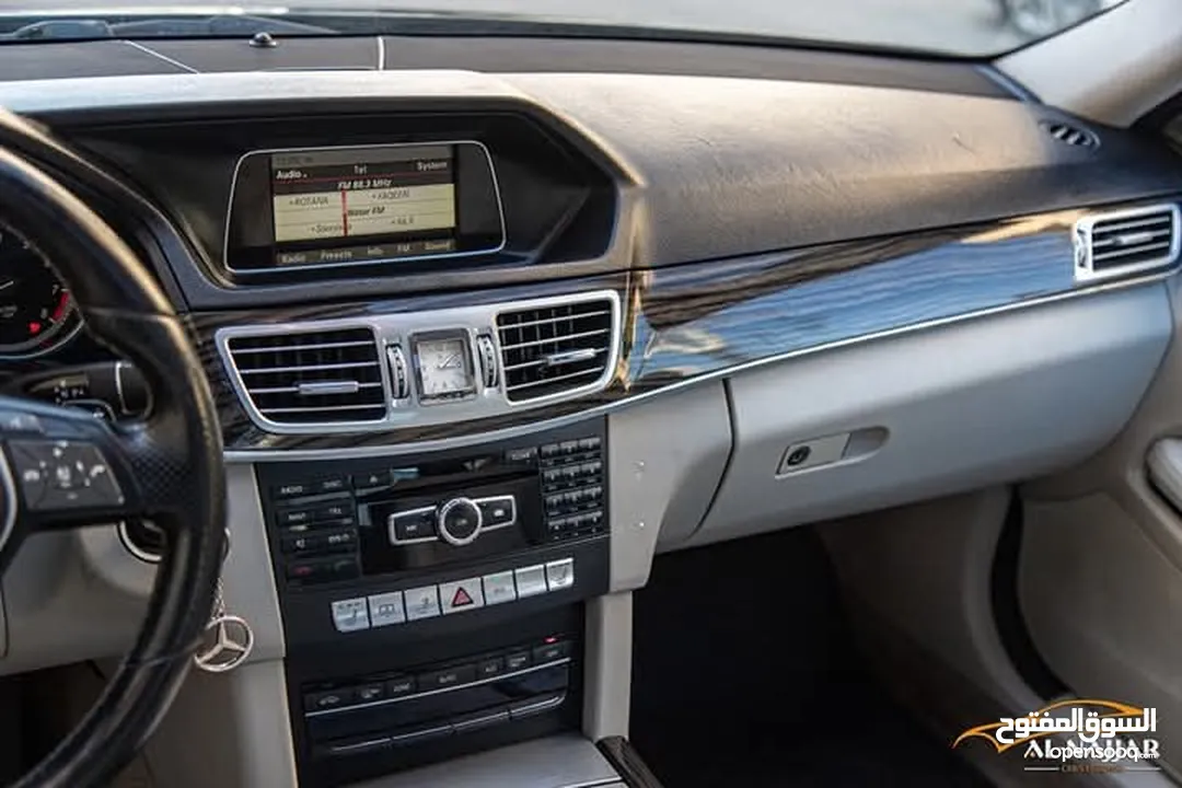 Mercedes E200 Avantgarde Amg kit 2015  السيارة وارد و بحالة الوكالة