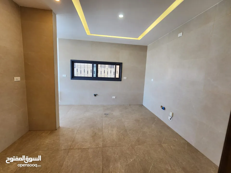 شقة فارغة للبيع في تلاع العلي - ref : 14647