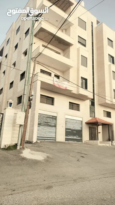‎ محلان جديدان للإيجار بمساحة 105 م2  رام الله  بيتونيا ، بجانب مسجد سيف الدين بناء وتشطيب جديد