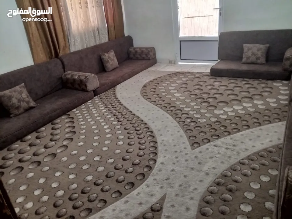 جلسة عربية مع سجادة للبيع