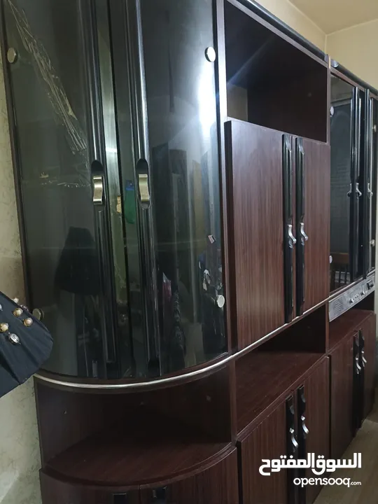 خزانة بوفيه كلاسكية المانية مميزة للبيع _ بحالة جيدة