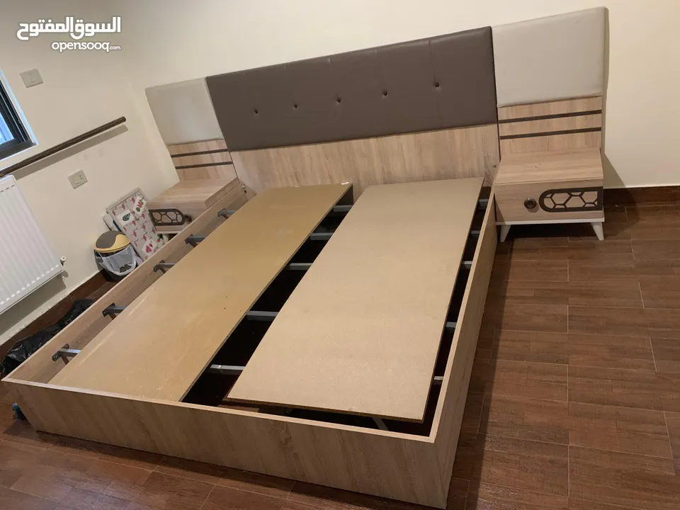غرفه نوم تركي وخزانه  لون بني للبيع