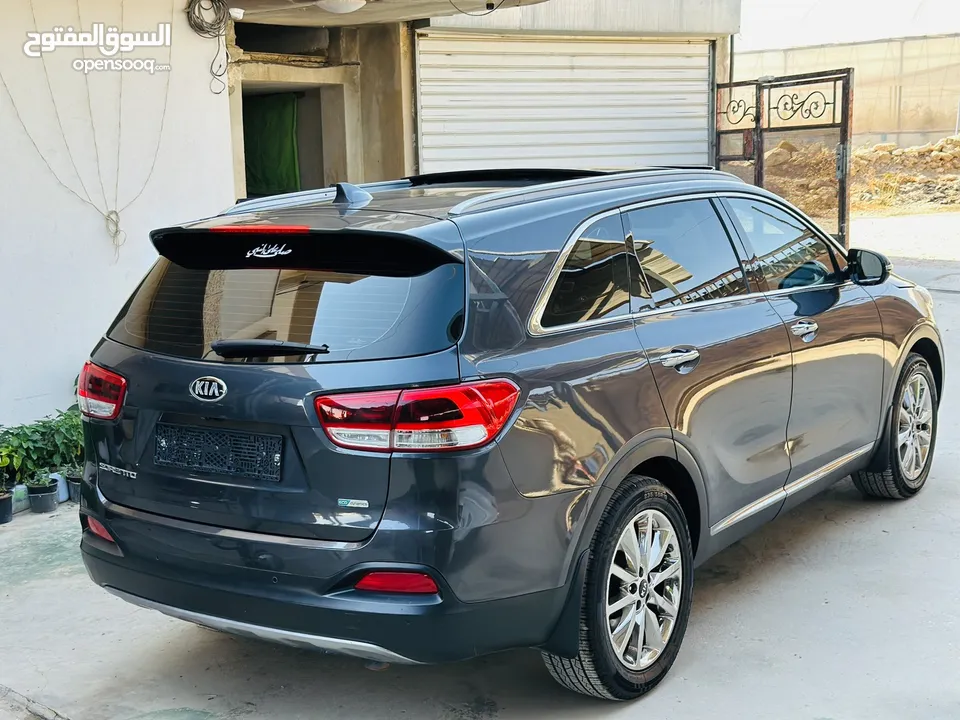 كيا سورينتو 2015