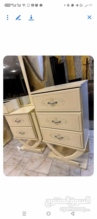 غرفة نوم كريمي وبني