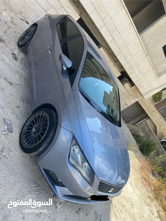 سيات ليون  اصل توماتيك
