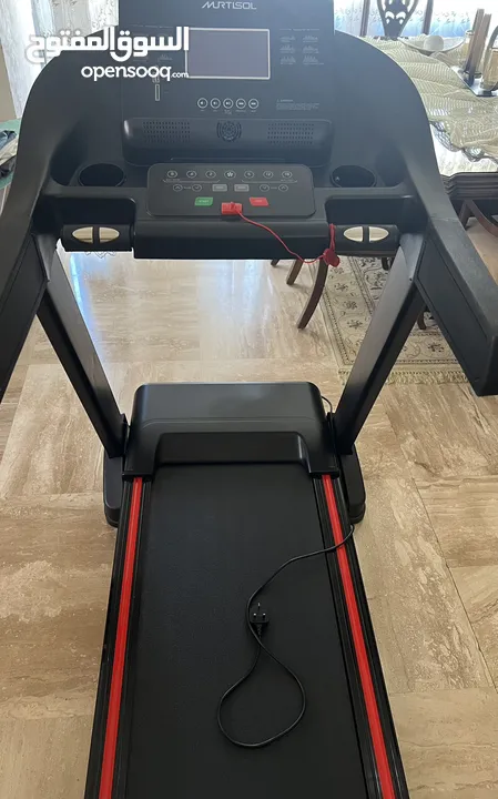 للبيع جهاز سير كهربائي (treadmill) من murtisol الجهاز شبه جديد.