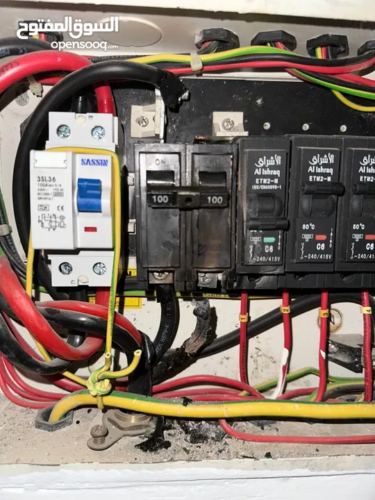 نقوم بالأعمال الكهربائية Electrical services