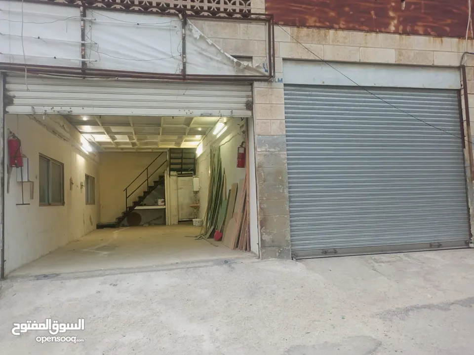 مخازن عدد اثنين للبيع  مساحه كل واحد 48 وسده 45 يعني 90 متر للاستفسار ويصلح صناعي وغذاىي الموقع اهل