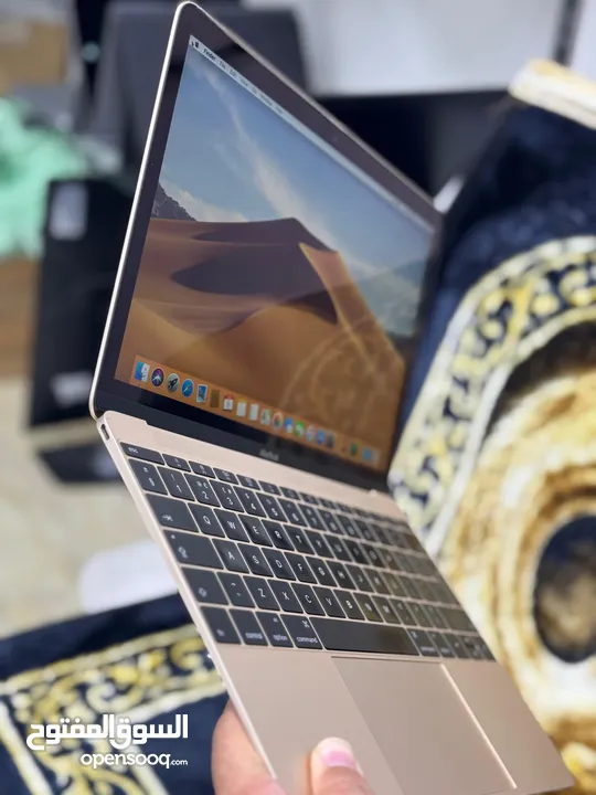 MacBook air m3 Gold colour