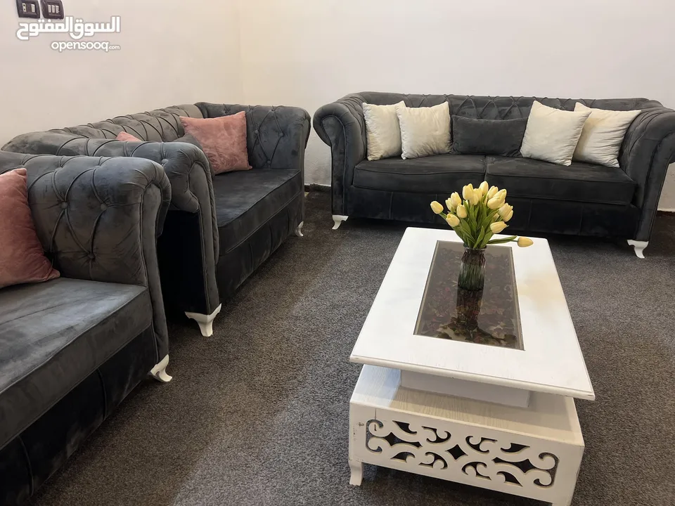 طقم كنب جديد قعدته مريحه خشب زان قابل للتفاوض