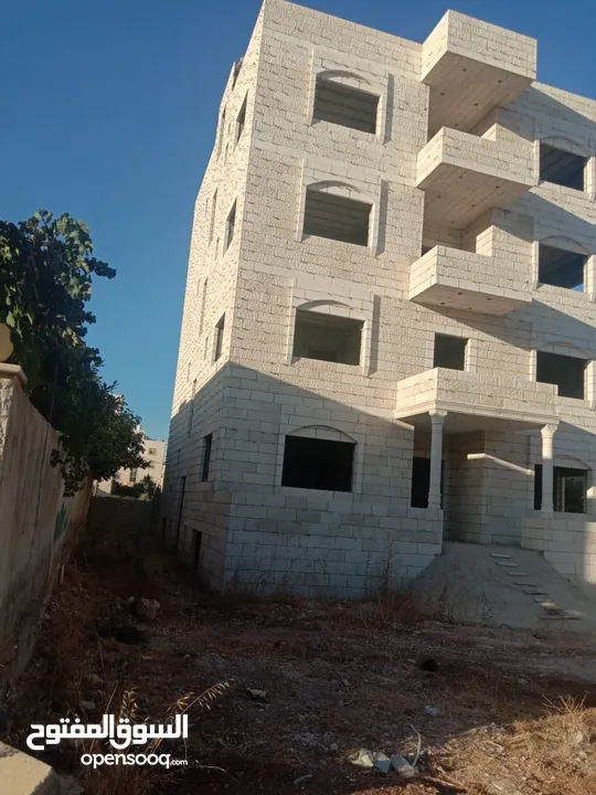 بيت عضم للبيع مكون من اربع طوابق و تسوية