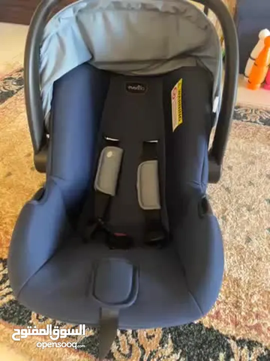 Baby car seat evenflo (2 months up)