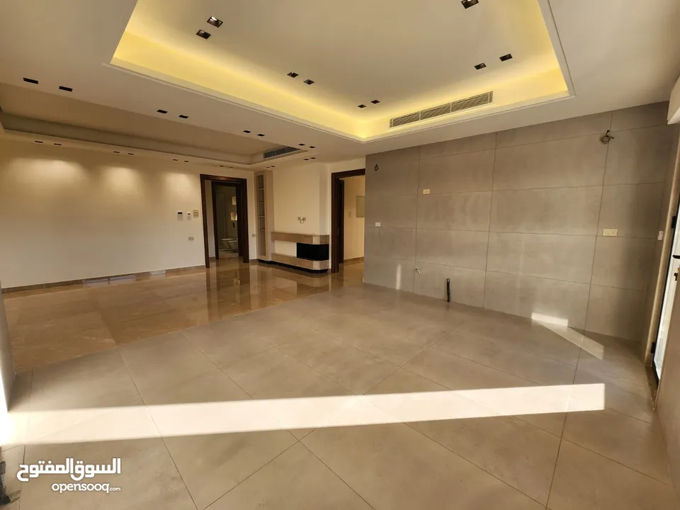 شقة فارغة للبيع في عبدون ref : 14391