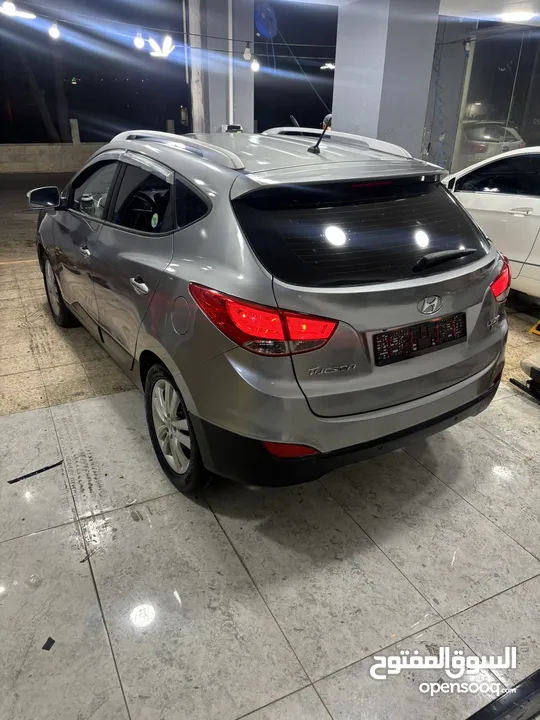 Hyundai tuscon