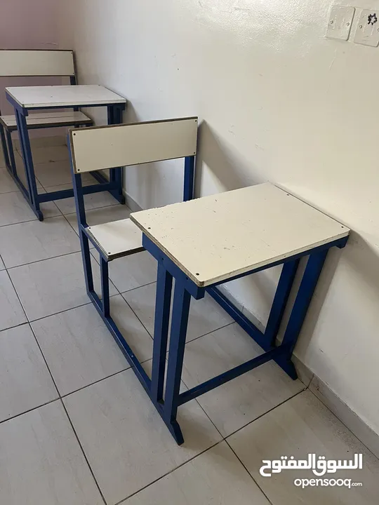 مقاعد مدرسية مستعملة للبيع