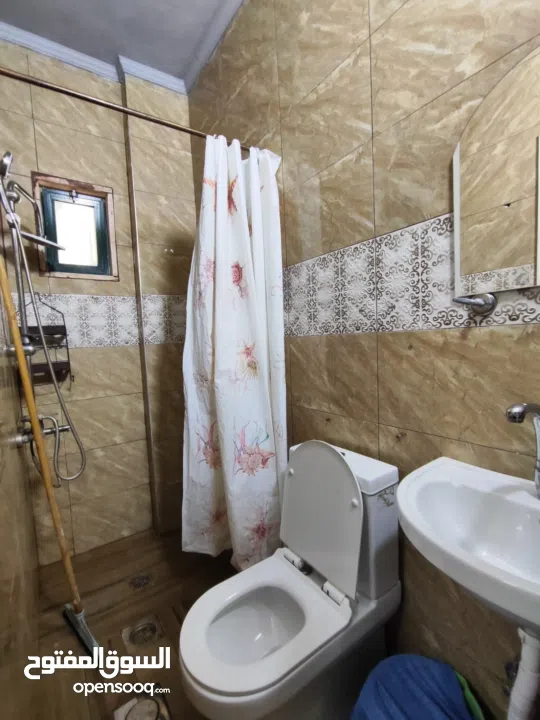 شقة صغيرة مفروشة للايجار في عين مصباح قرب بنك فلسطين المركزي