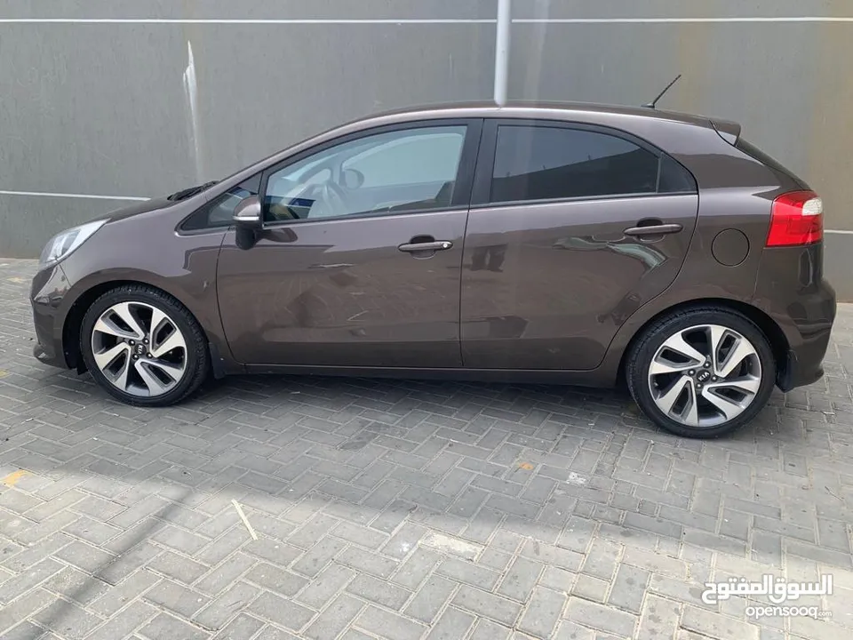 Kia rio 2017 كيا ريو هاتشباك لون بني غامق