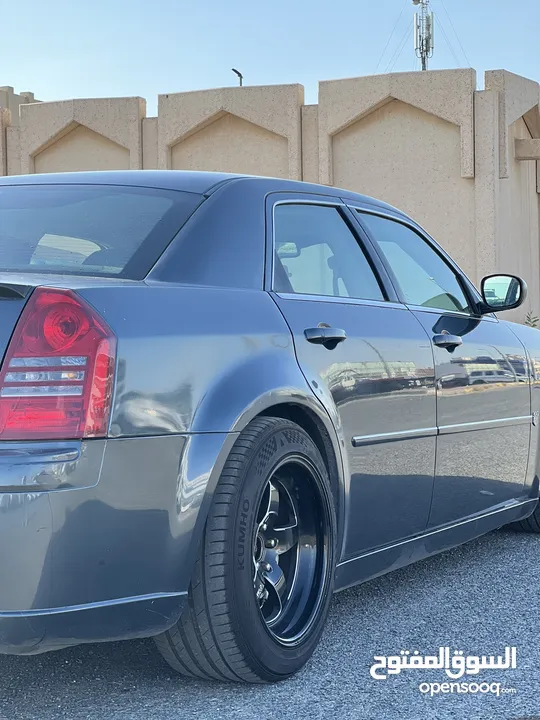 كرايلزر SRT8 موديل 2007 عداد 292الف