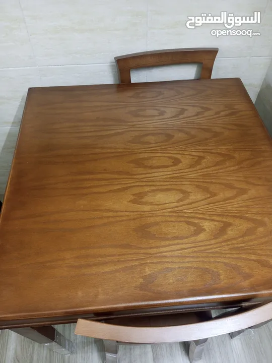طاولة سفره مع اربع كراسي