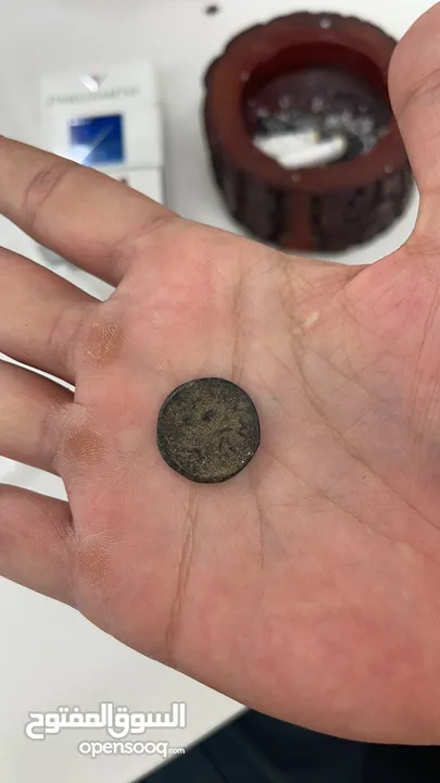 عملتين قديمات المعنيين