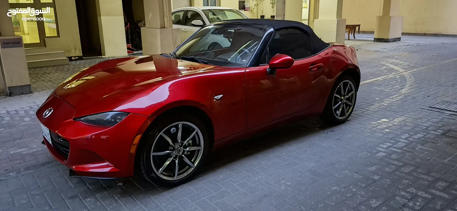 Mazda MX-5 Convertible – The Ultimate Fun, Stylish, and Sporty Roadster – Ready to Drive Away.