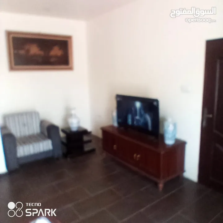 طابقين و ما يعلوه للبيع من ضمن عمارة سكنية