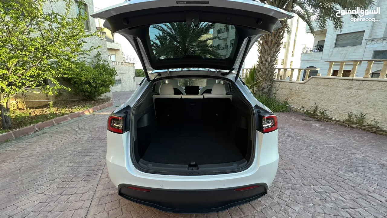 Tesla model Y 2021