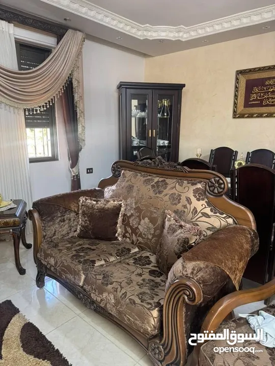 طقم كنب وتوابعه للبيع
