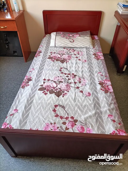 Single bed with mattress