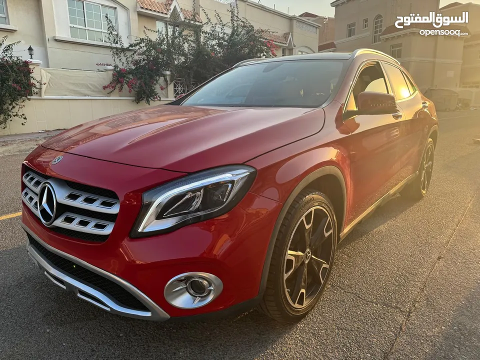 Mercedes Benz GLA 250  Full Options with Panoramic Sunroof