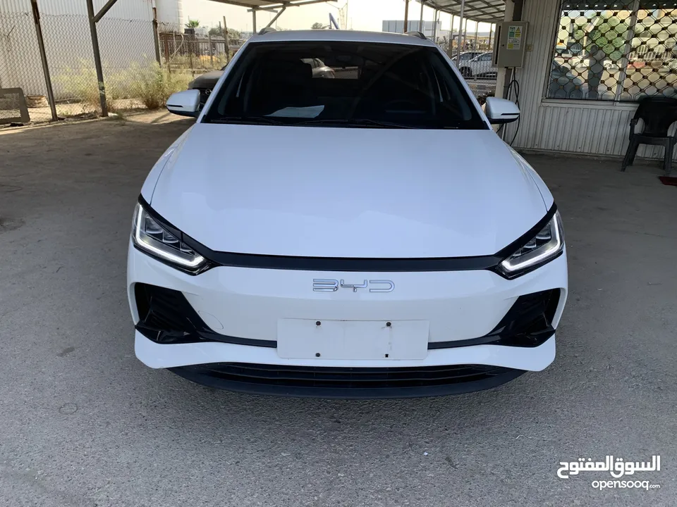 BYD E2 2022 بي واي ديه 2022 صنف لوكشري فل الفل بحاله الوكاله