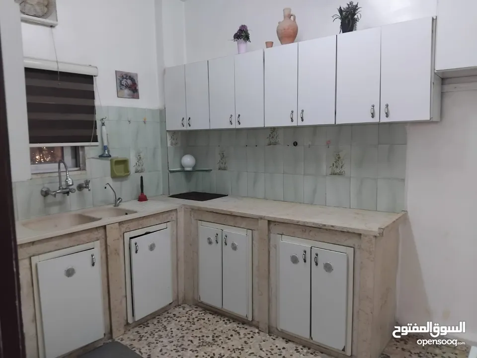 شقة للايجار الزرقاء حي الحسين