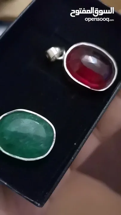 Emerelad زمرد اخضر طبيعي اصلي زامبيا سعر القيراط 100دولار.. طبيعي اصلي غير مسخن ولا معالج.  تحفه روع